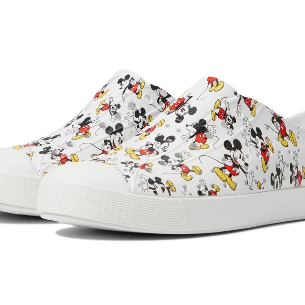 Toddler size 6 Mickey Mouse Natives
